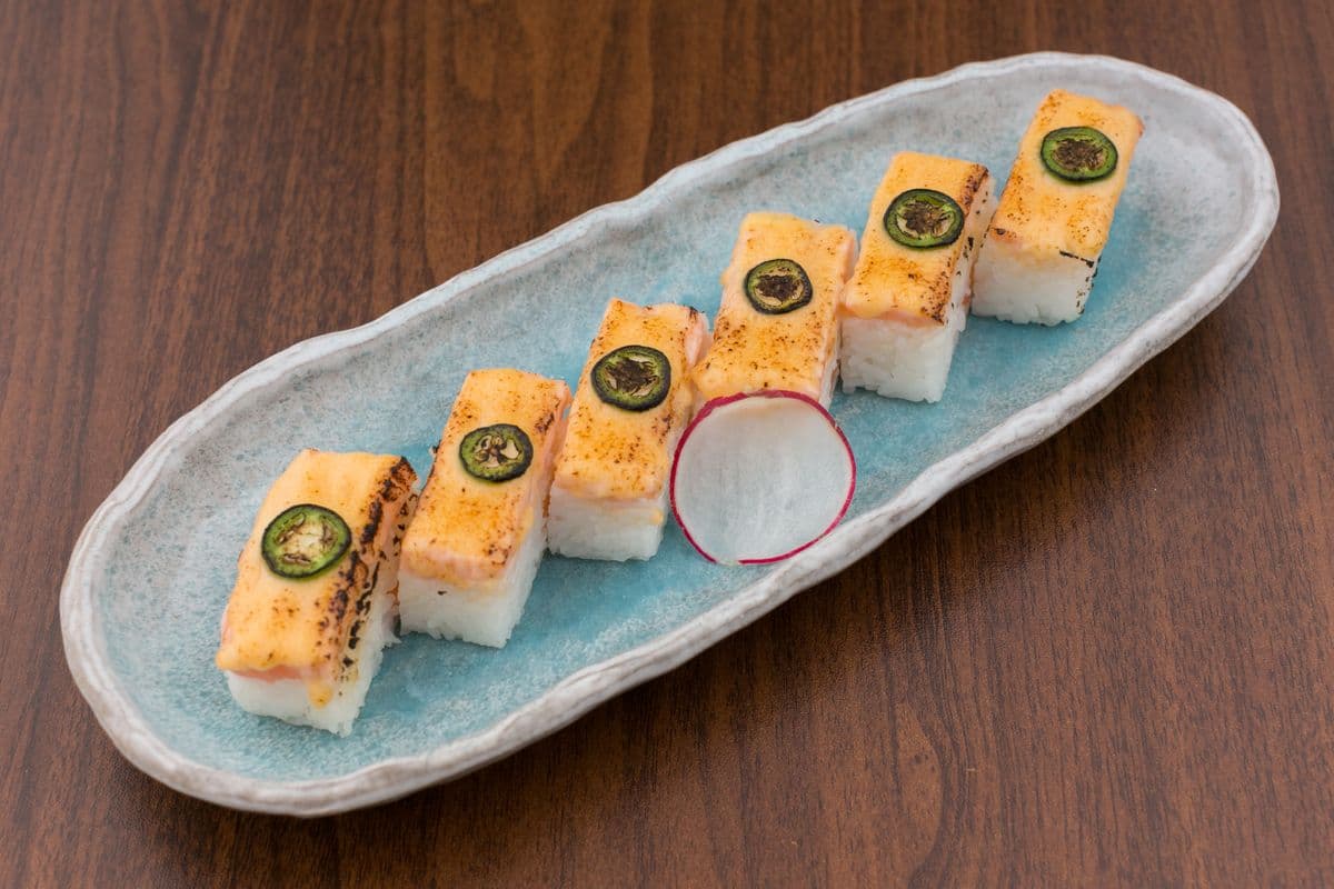 Salmon Oshi