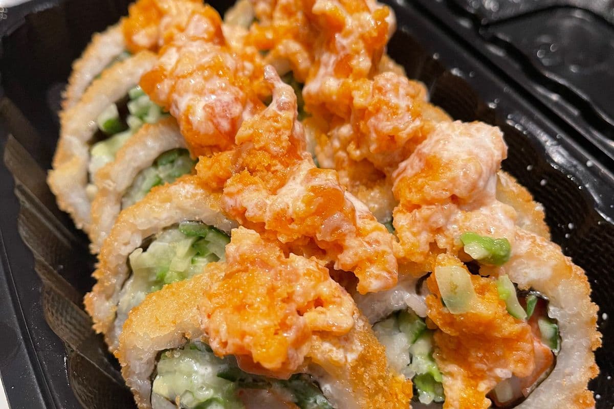 Everest Maki (10 pcs)