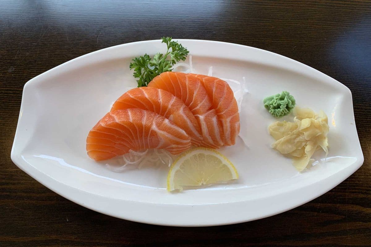 Salmon Sashimi (Half)