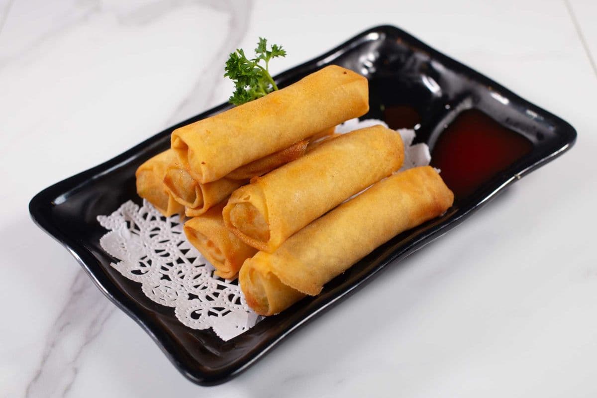 11. Spring Roll (6 pcs)