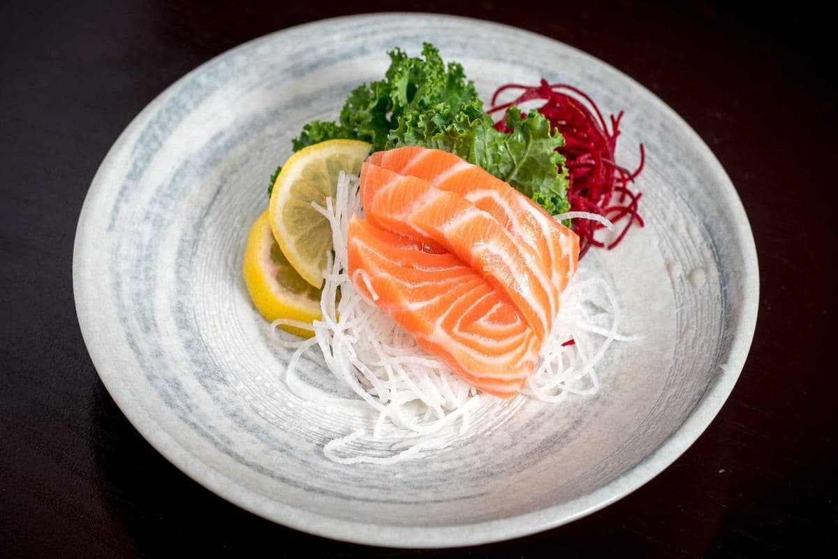 Salmon Sashimi (Half) (3 pcs)