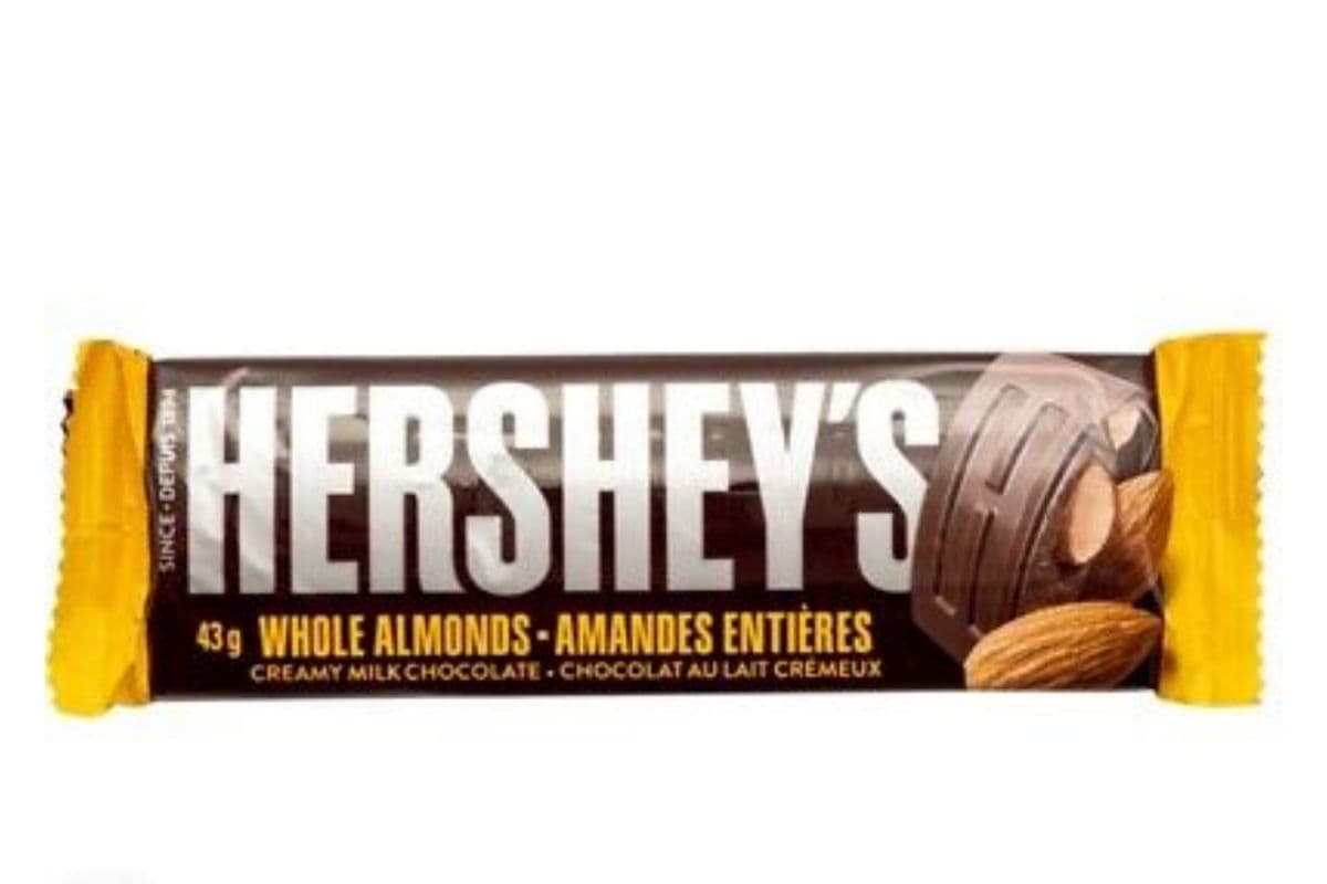 Hershey's Whole Almonds (43g)