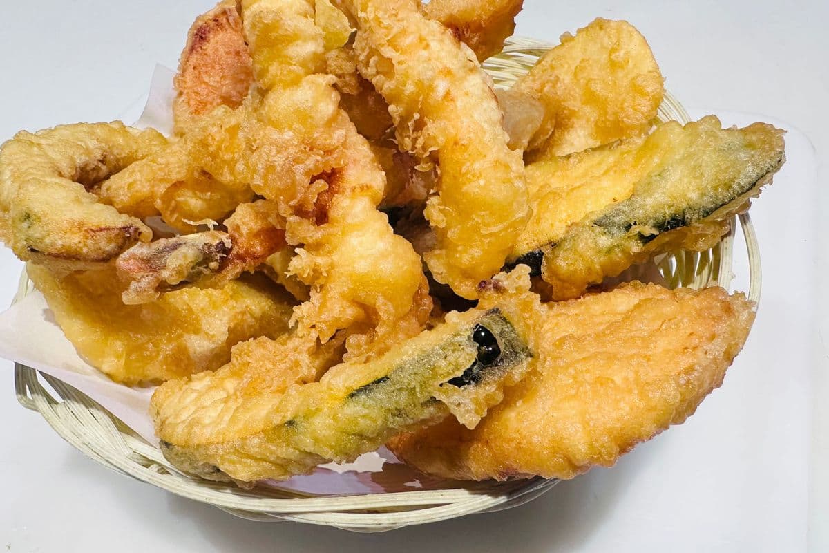C5.Assorted (4 pcs Prawn and 8 pcs Vegetable)