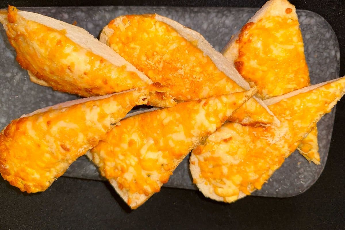 Crusty Cheesy Garlic Loaf