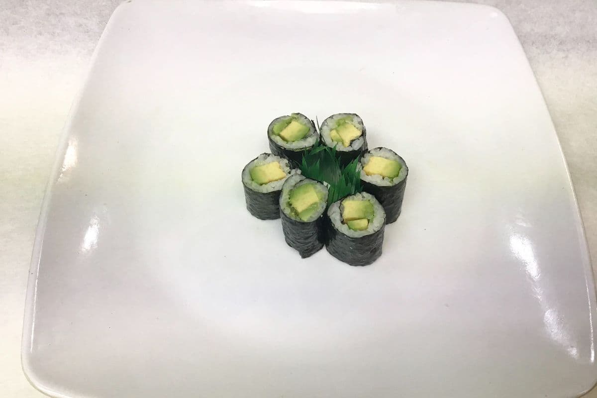 Small Avocado Maki (6 pcs)