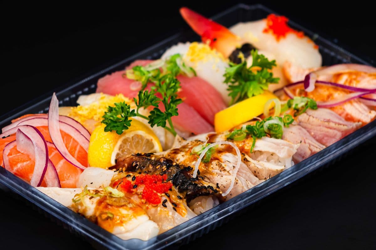 Special & Aburi Sushi (18pcs)