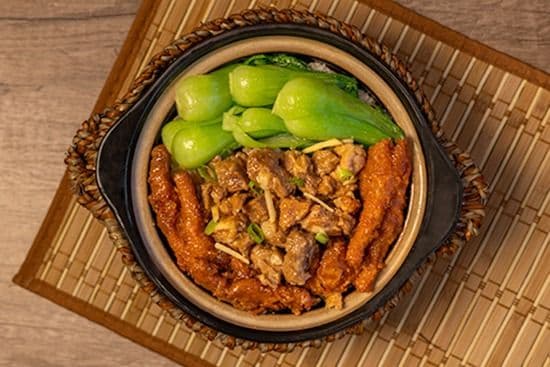 M12. 鳳爪排骨飯 Chicken Claws with Pork Ribs on Rice