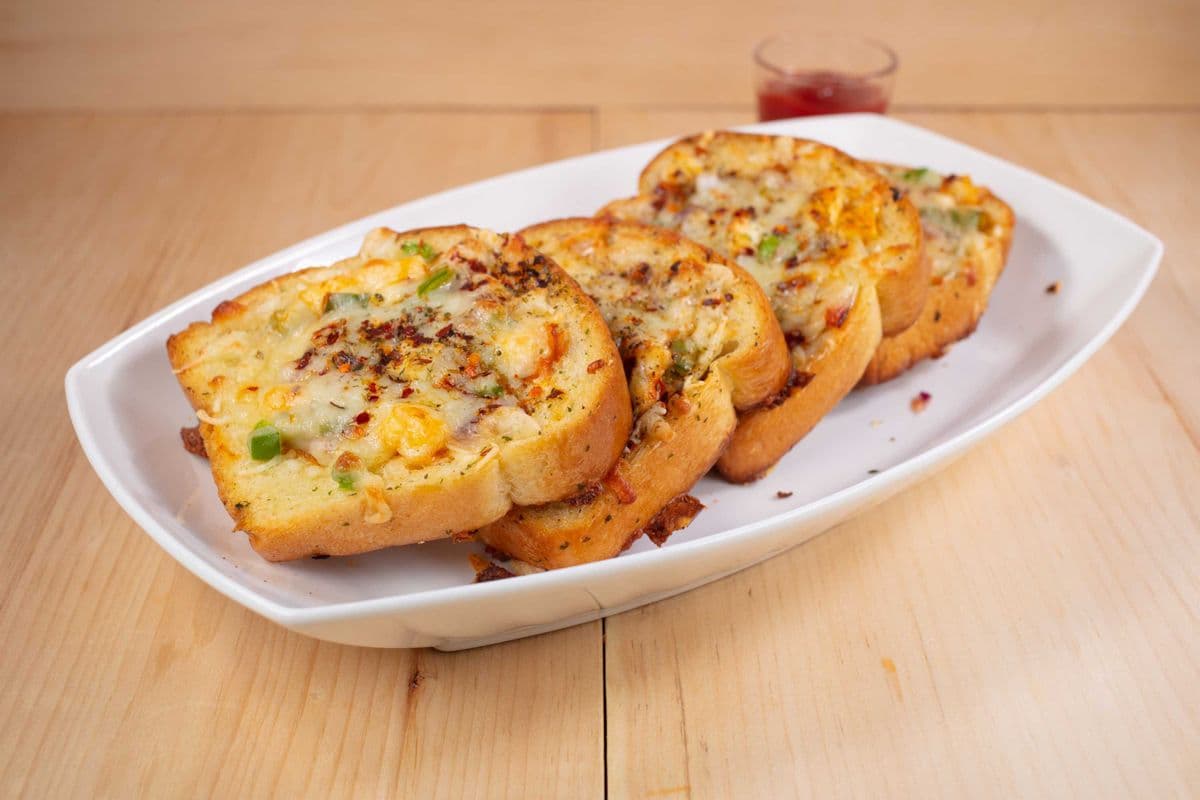 Schezwan Paneer Garlic Bread