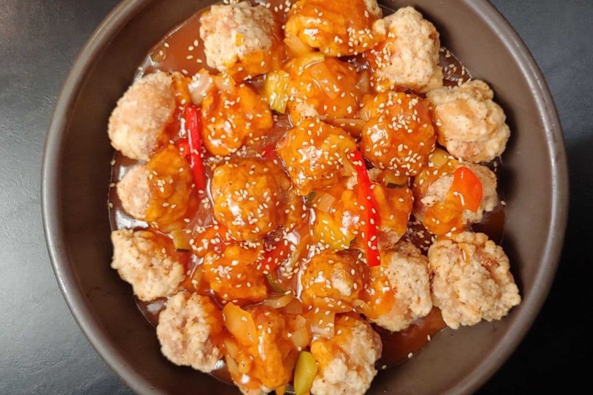 K7. Sweet and Spicy Chicken (Kkampumggi)