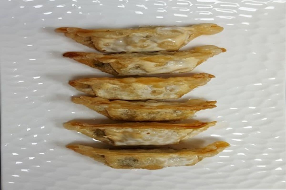 Fried Dumplings (6 pcs)