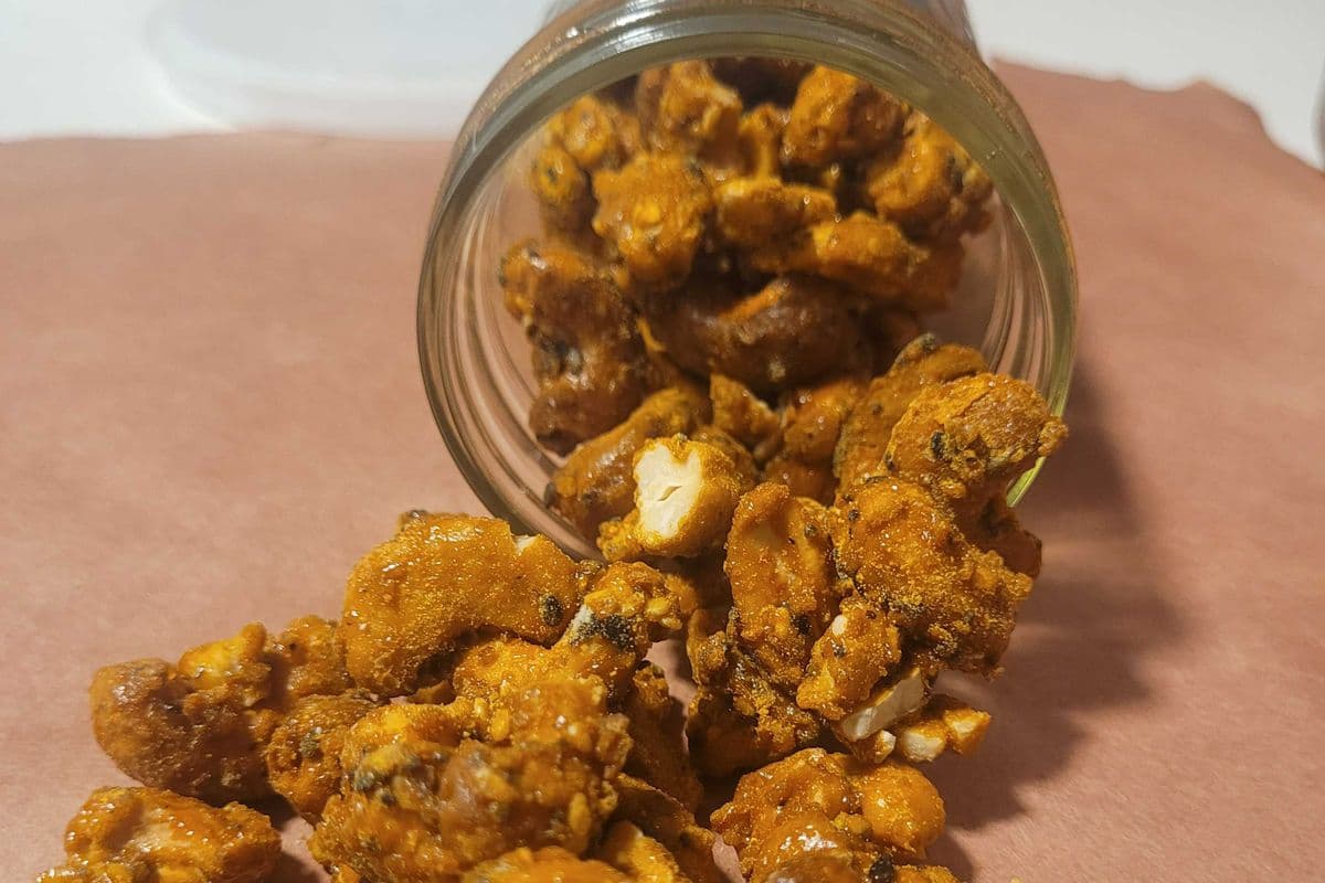 Honey & Cheddar Smoked Cashews (200g)