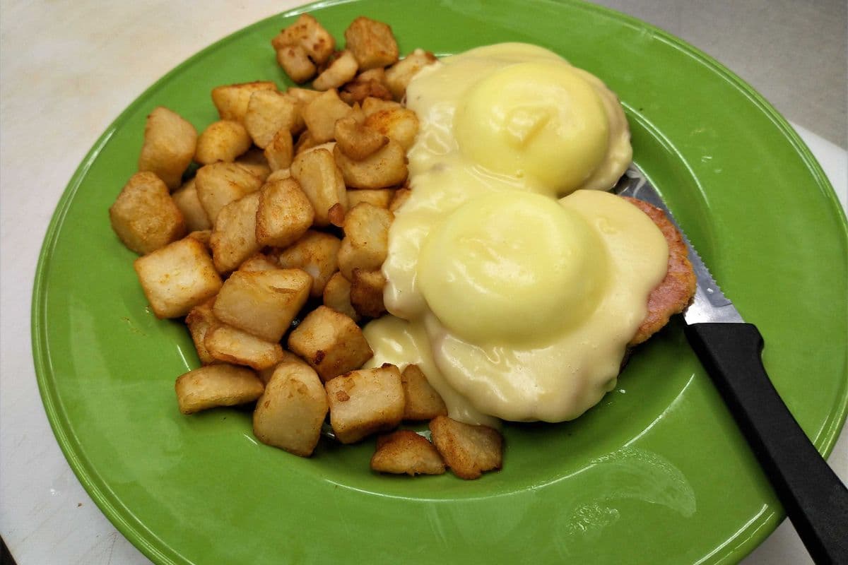 Eggs Benedict Classic