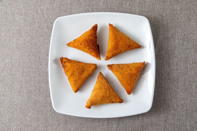 Cheese chicken Samosa (2 pc)