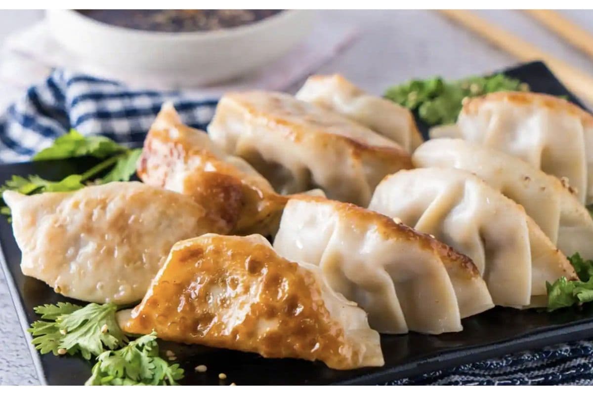 Steamed or Fried Dumplings (8 pcs)