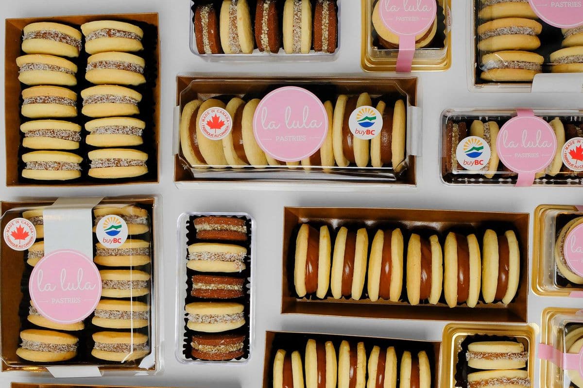 Alfajores with Coconut (30 pcs)