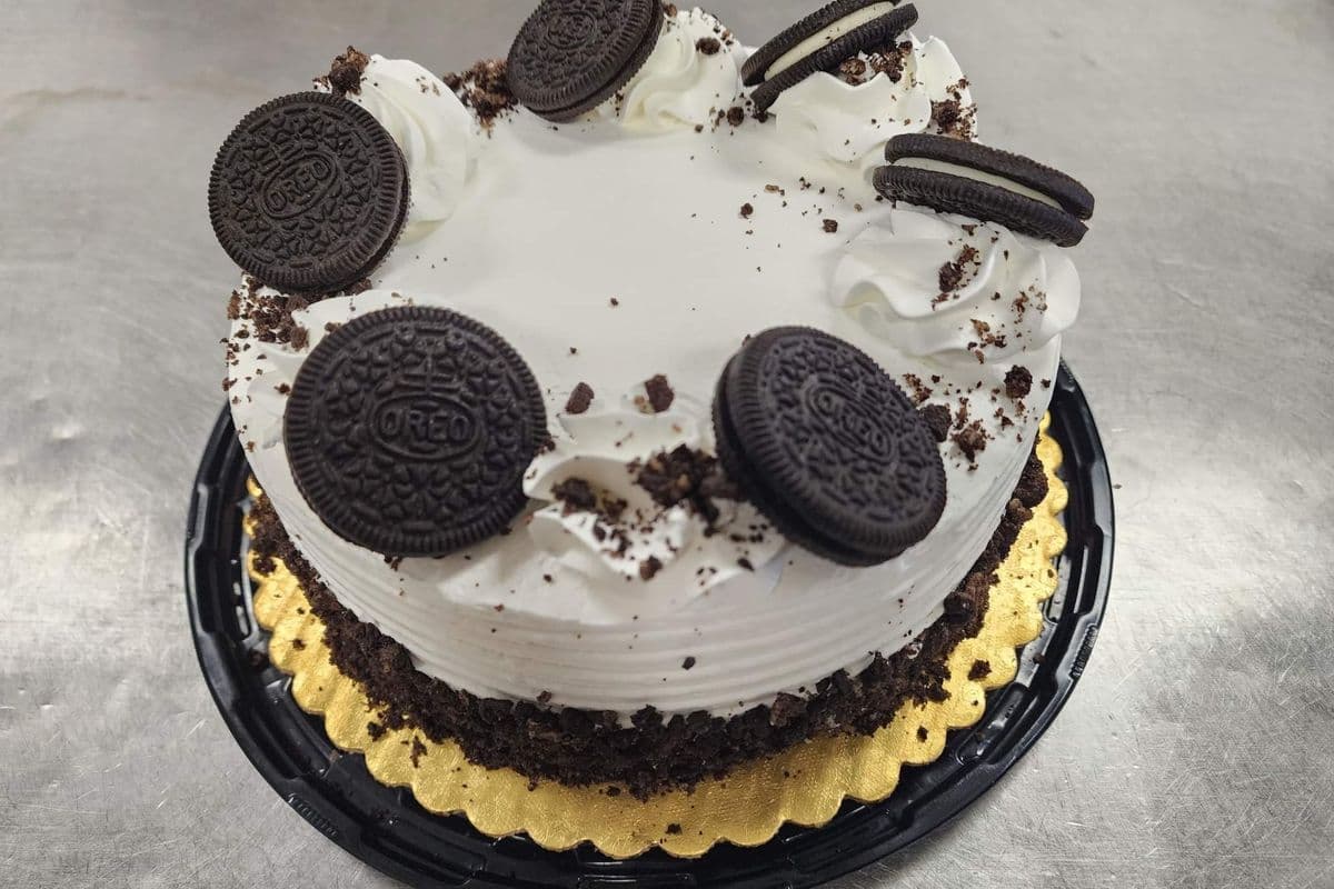 8" Cookies and Cream Cake