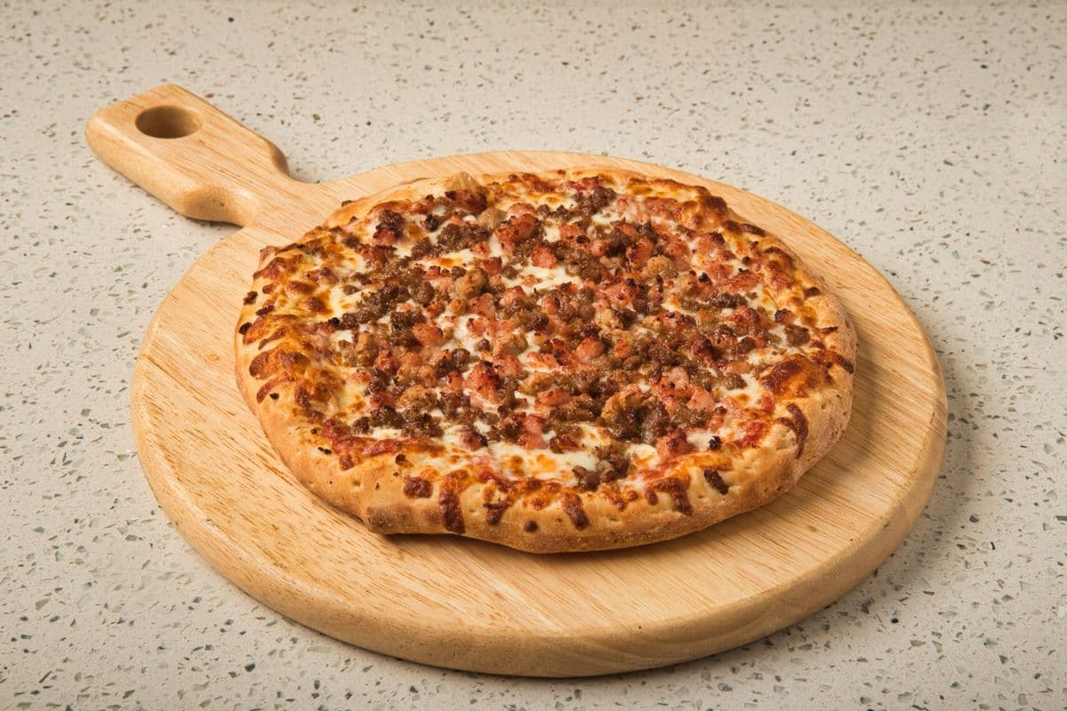 Pizza large amateurs de viande / Large Meat Lovers Pizza