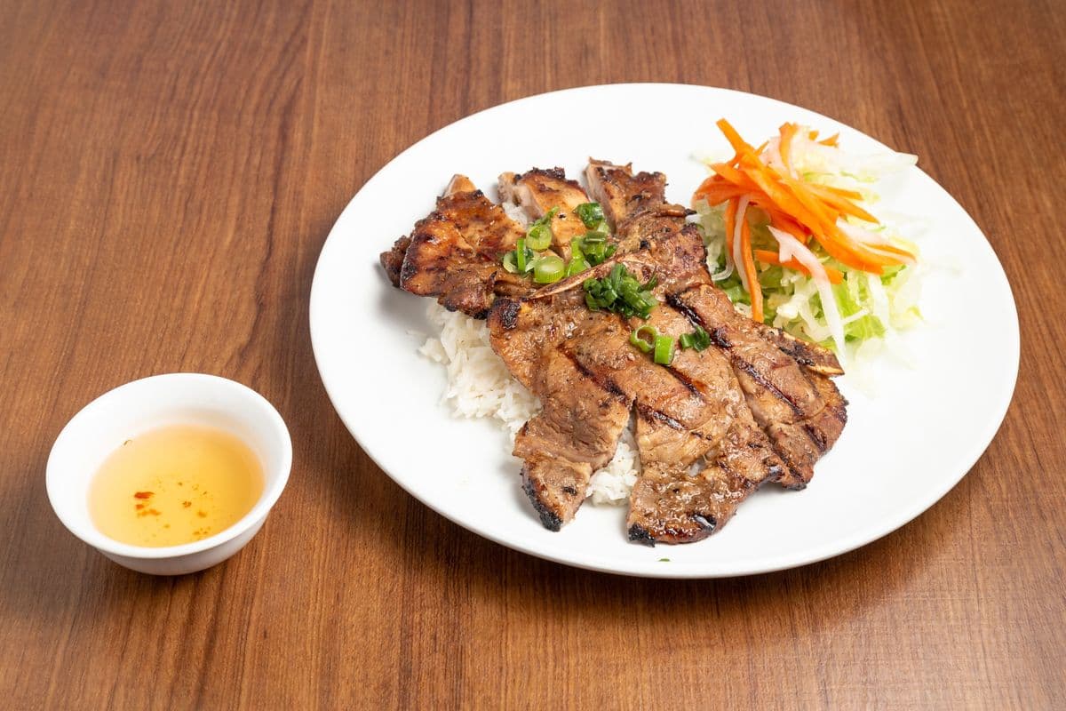 13. Grilled Lemon Grass Pork Chop with Rice