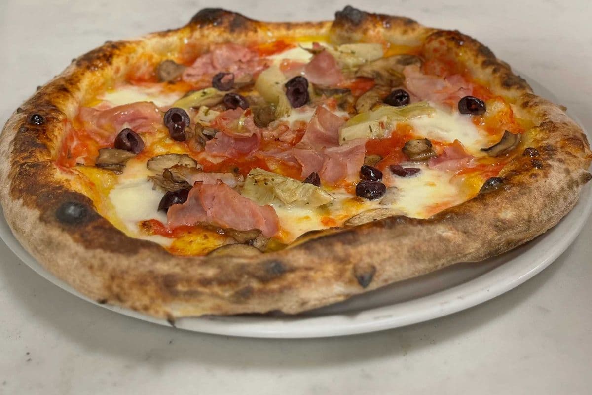 Capricciosa Pizza (Red)