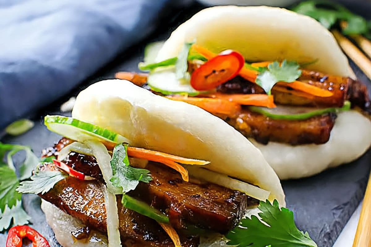 Steamed pork belly buns