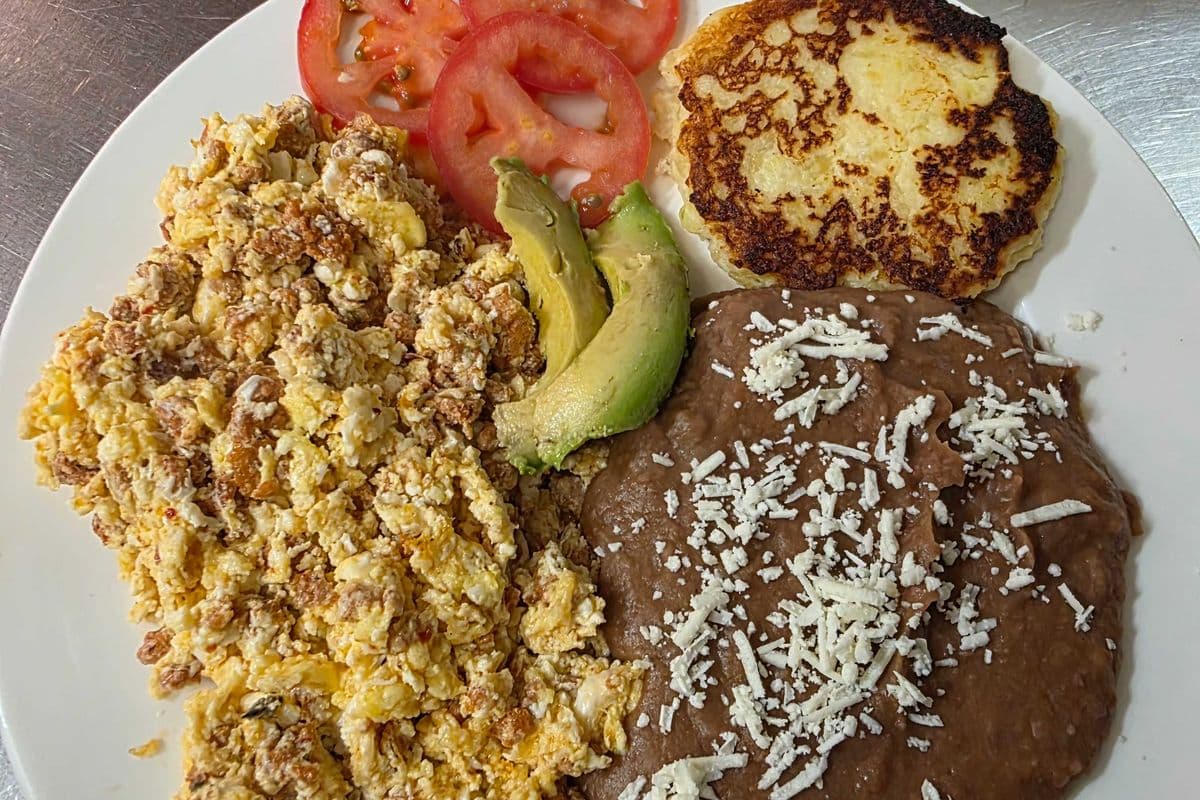 Huevos con Chorizo