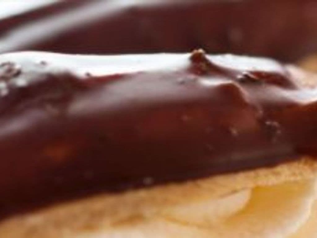 CUSTARD ECLAIR