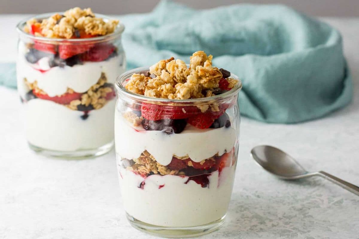 Yogurt Granola Parfait (large)