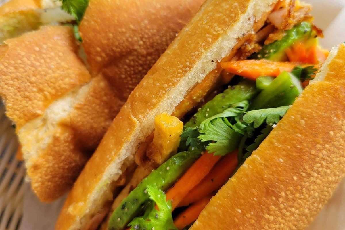 V7. VEGETARIAN BANH-MI