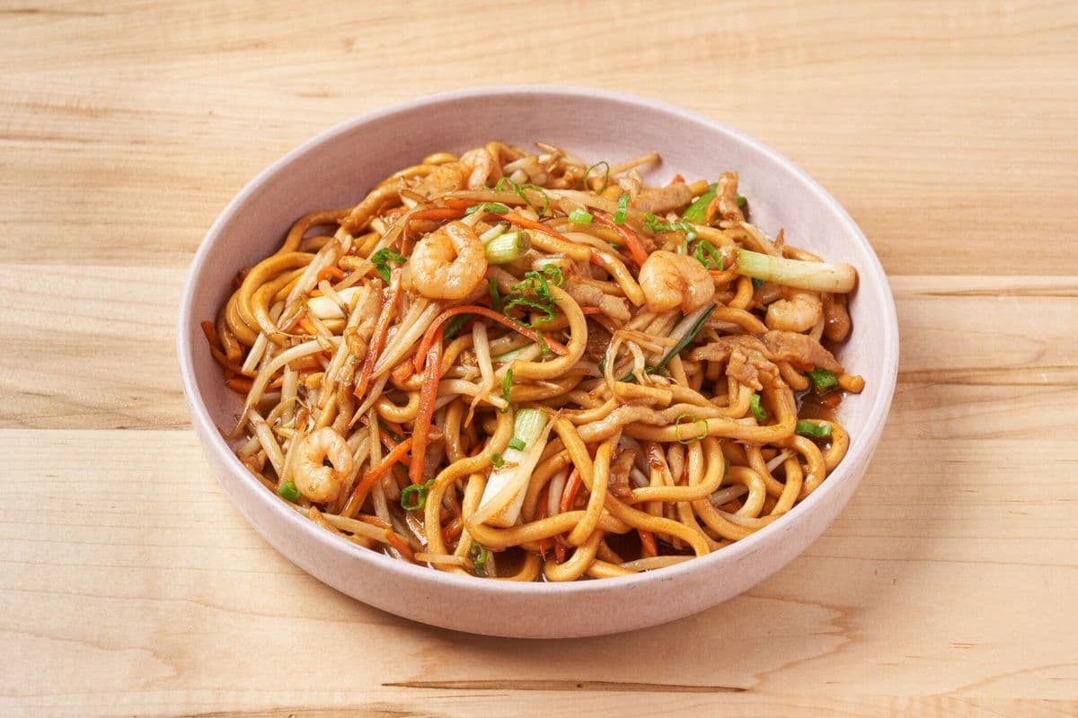 Shanghai Fried Noodles (上海粗炒面)