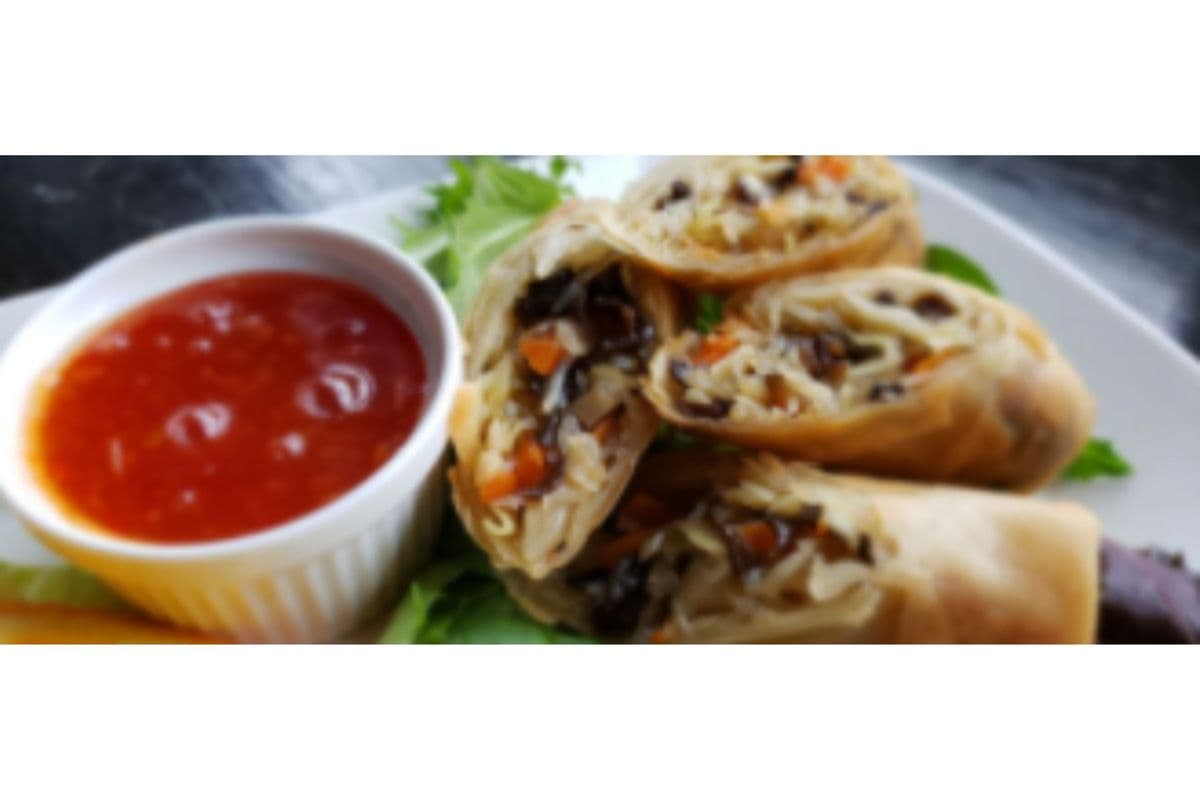 2. Vegetarian Spring Rolls - Pho Pia Phak (2 pcs)