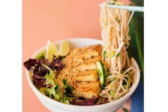 Salade pad pho poulet / Chicken Pad Pho Salad