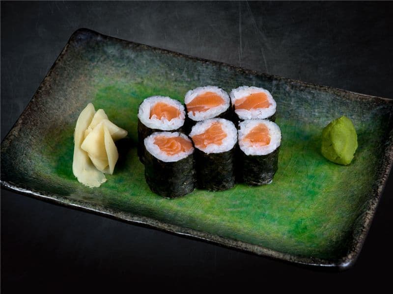 Salmon Roll (6Pcs)