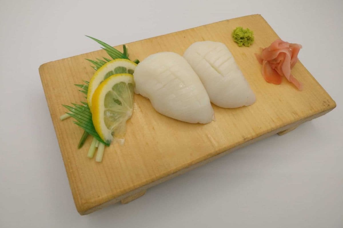 Ika (Squid) Nigiri (2 pcs)