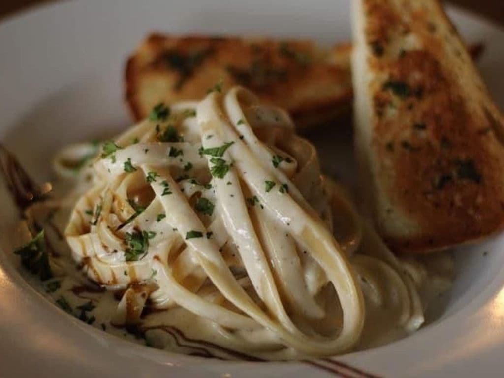 Fettuccine Alfredo
