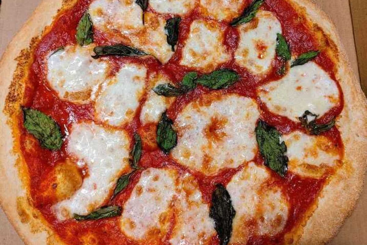 Large Margherita pizza