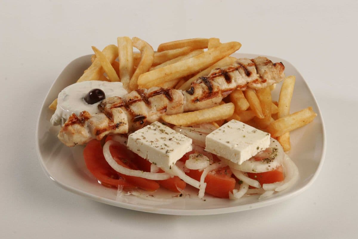 Plat de bâtonnet de souvlaki au poulet / Chicken Souvlaki Stick Plate