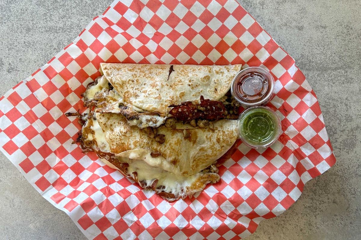 Quesadillas De Pollo / Chicken Quesadilla