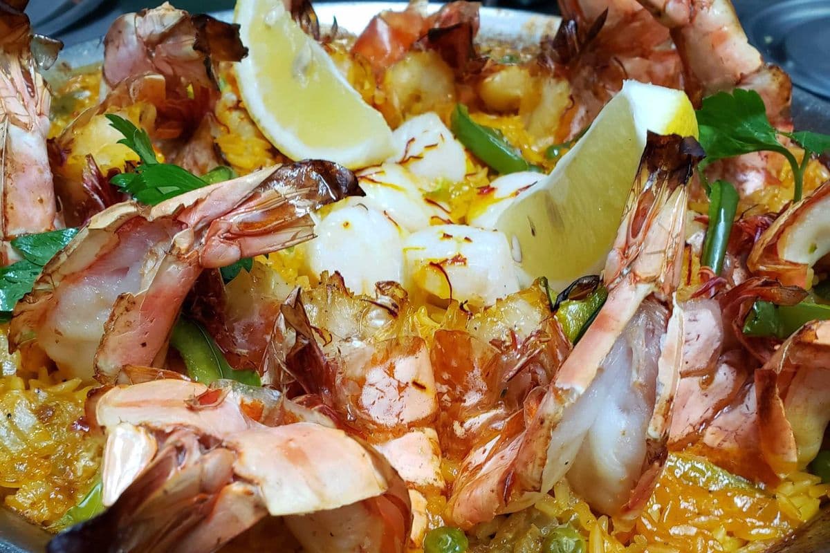 Paella Crevettes Géantes & Pétoncles / Giant Shrimps & Scallops Paella