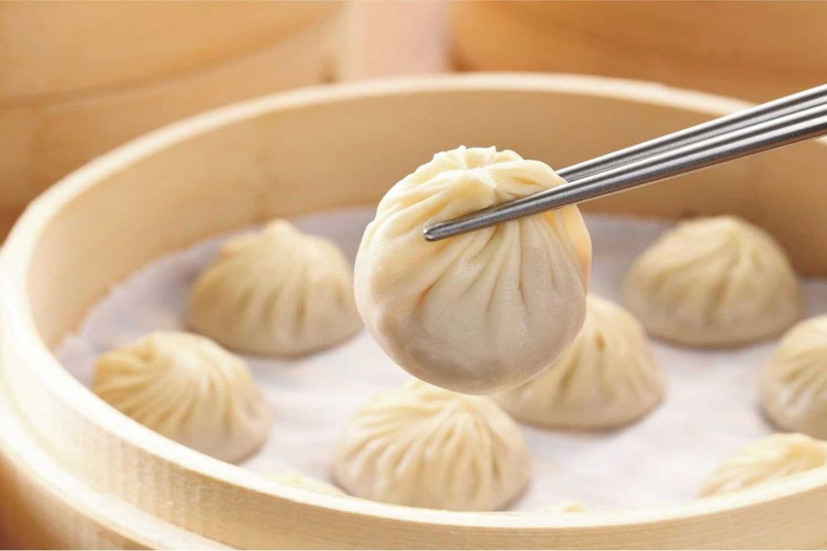 小籠包 “Xiao-Long Bao” Steamed Buns (6pcs)