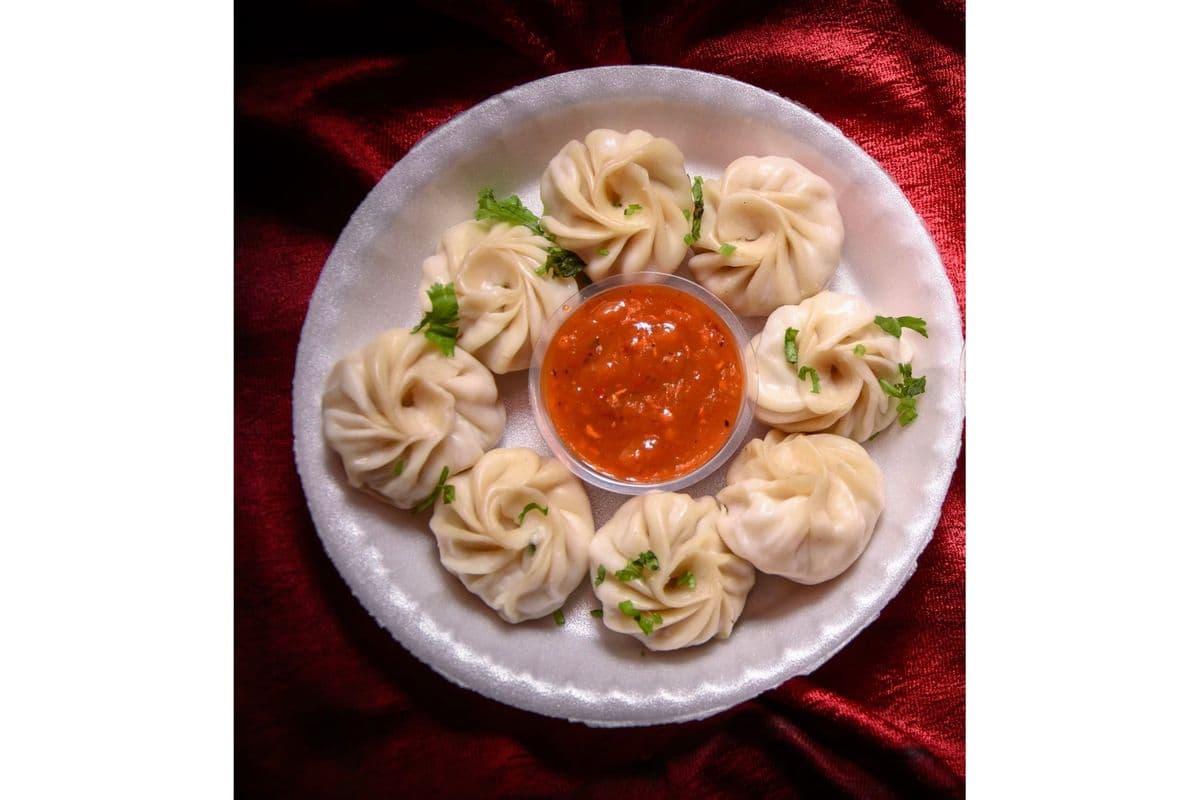 Steamed Chicken Momos (6 pcs)