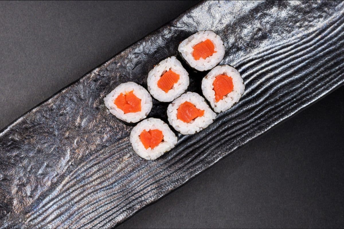 Wild Salmon Roll (6 Pieces)
