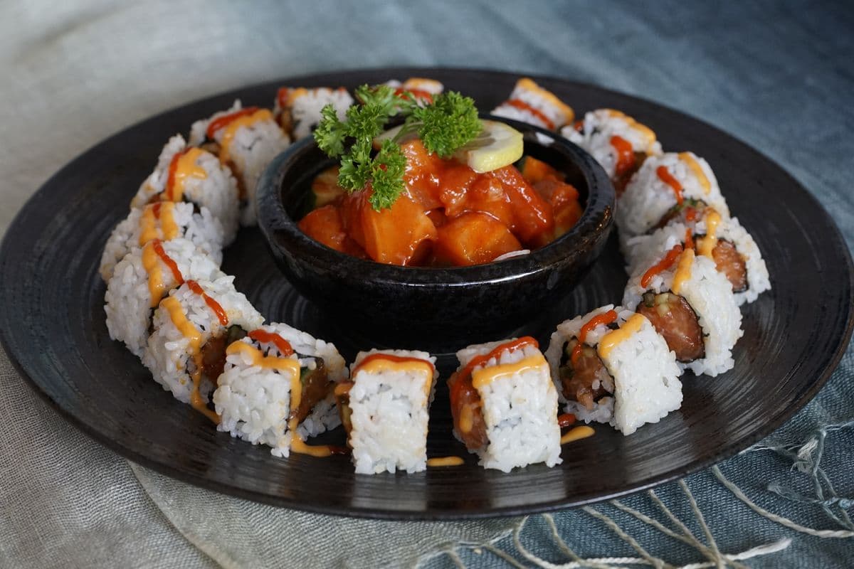 Spicy Tuna and Salmon Combo