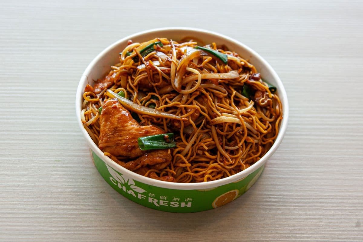 Chicken Egg Noodles 鸡肉炒广东面