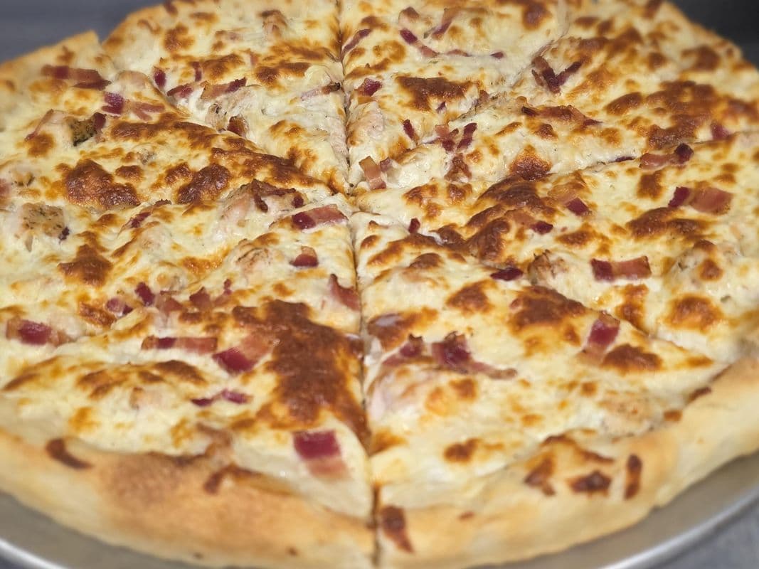 Chicken n Bacon Alfredo Pizza