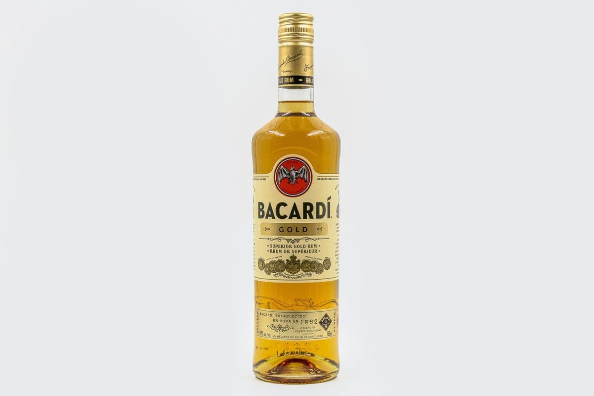 Bacardi Gold (1 x 750 ml)