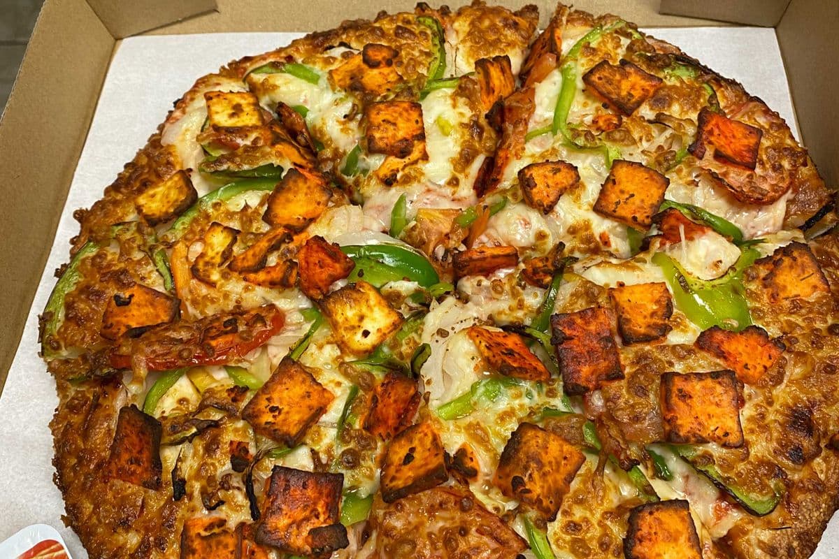 Tandoori Paneer Pizza