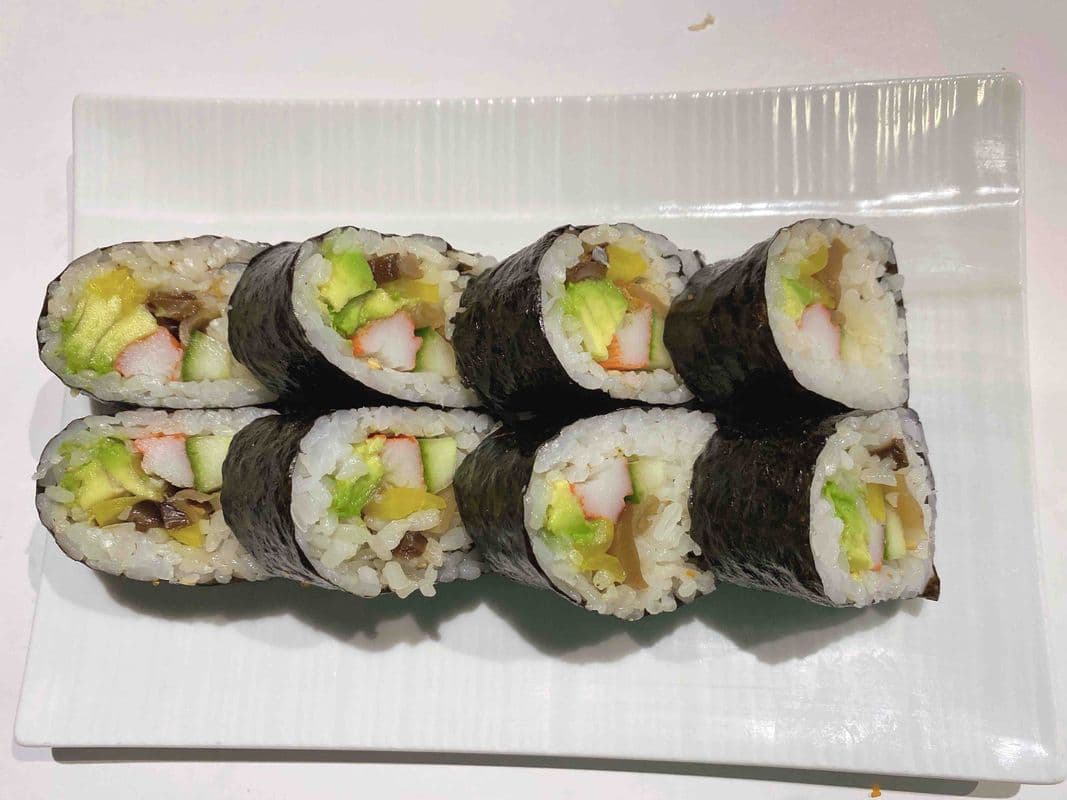 Futomaki Roll (8 Pieces) R6 Rouleau Futomaki (8 Morceaux)