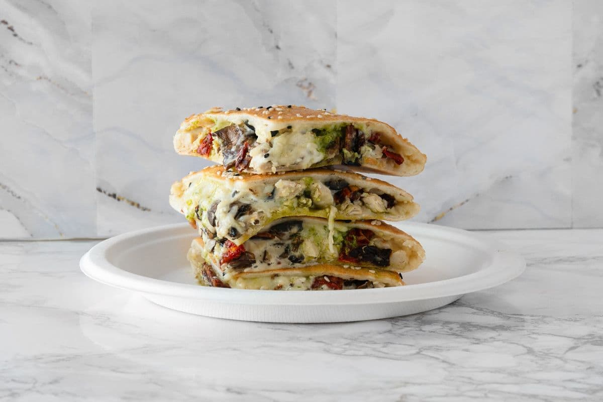 Pesto Caprese (1 lb)
