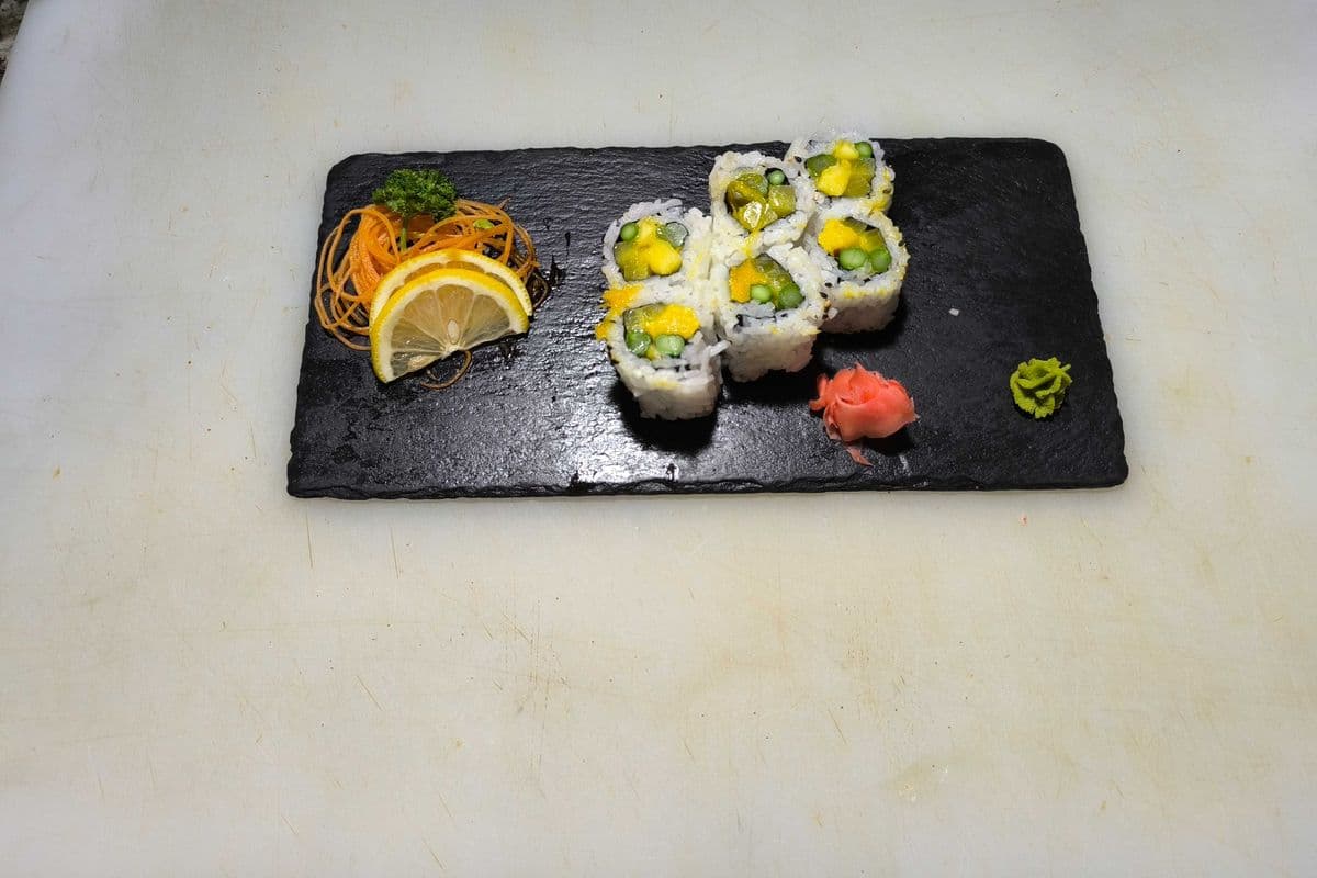 Neon Roll (6 pcs)
