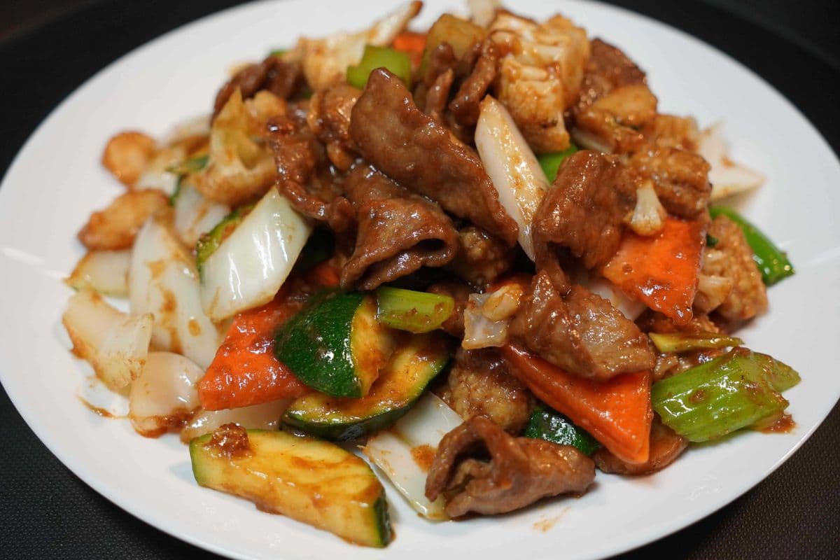 43. Sliced Beef with Satay Sauce (Spicy) 沙爹牛肉